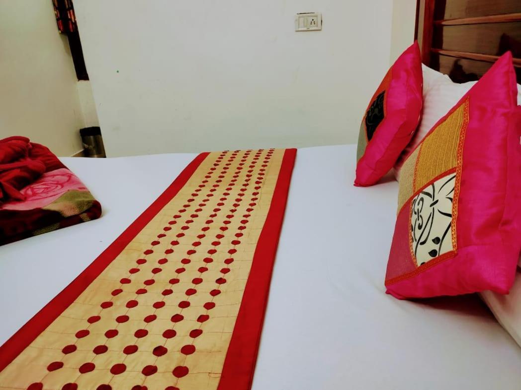 Hotel Diamond Nuova Delhi Esterno foto