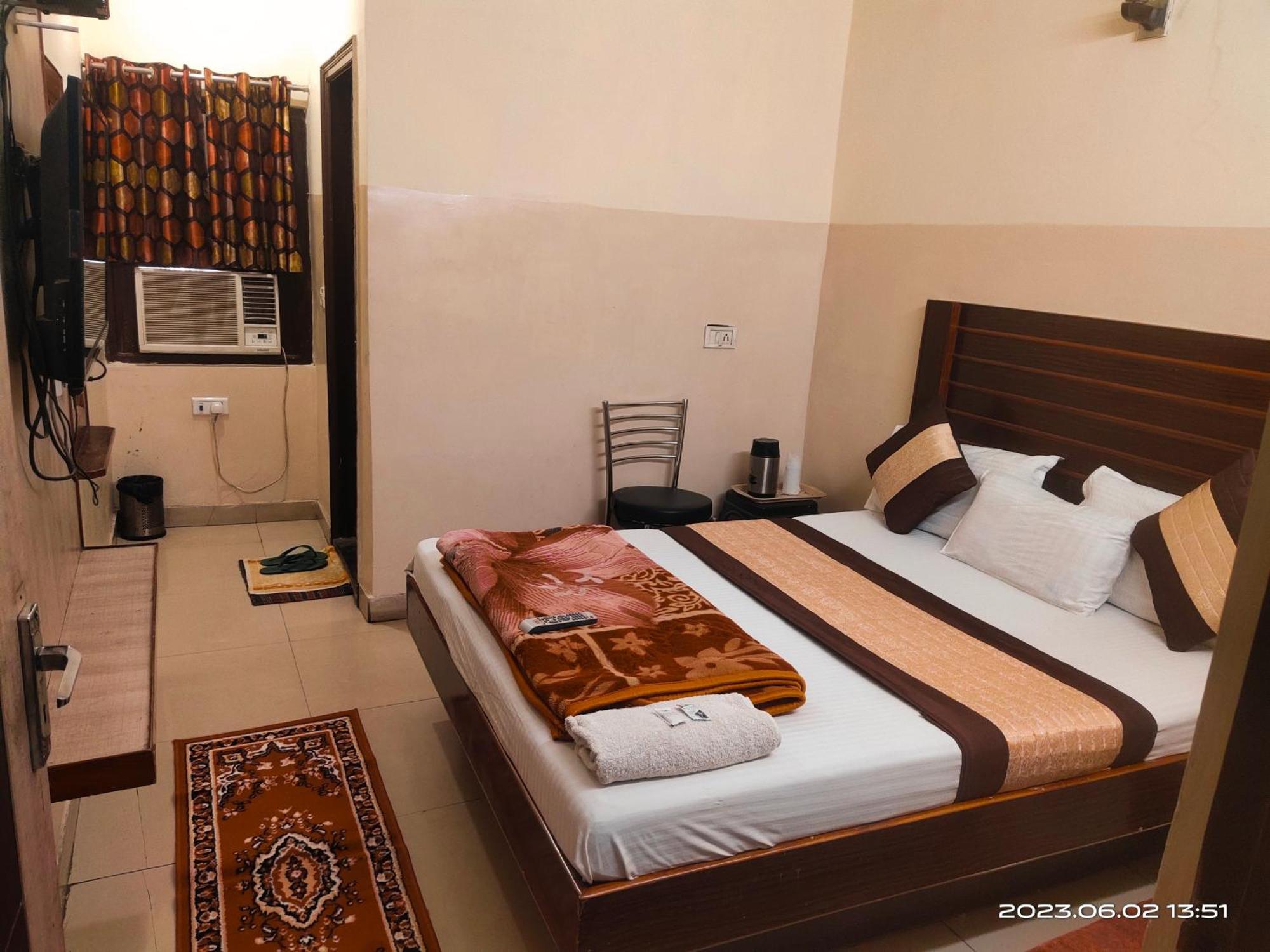 Hotel Diamond Nuova Delhi Esterno foto